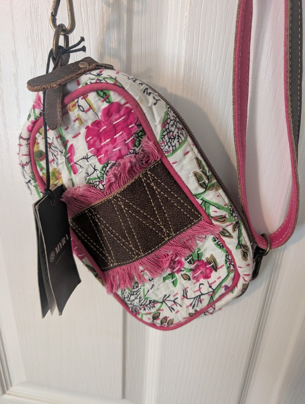 NWT Myra Prairie Garden Sling Bag/Bum Bag, Small Crossbody Purse, Pink And White